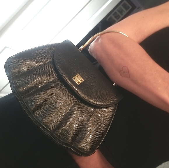 GIVENCHY Seashell RARE Reptile Black Leather Gold Top handle & Monogram … - Picture 3 of 17
